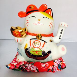 Mèo Maneki Neko sứ vẫy tay