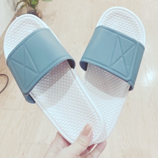 Dép đế cao su non cả nam và nữ đều đi đc