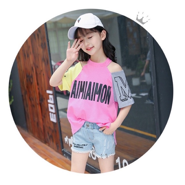 Bộ áo thun xẻ vai kèm quần jean ngắn cho bé gái cỡ lớn phong cách thời trang tuổi teen (20- 35kg/ 7~ 12 tuổi)