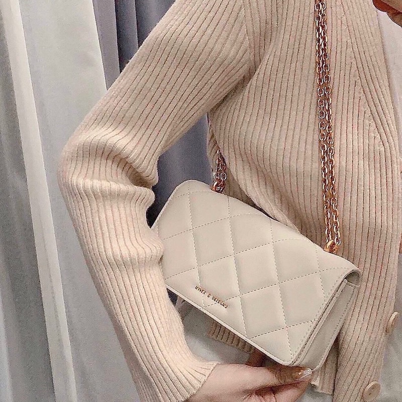 Túi xách nữ đeo chéo Charles and Keith trám ô size 20cm full box