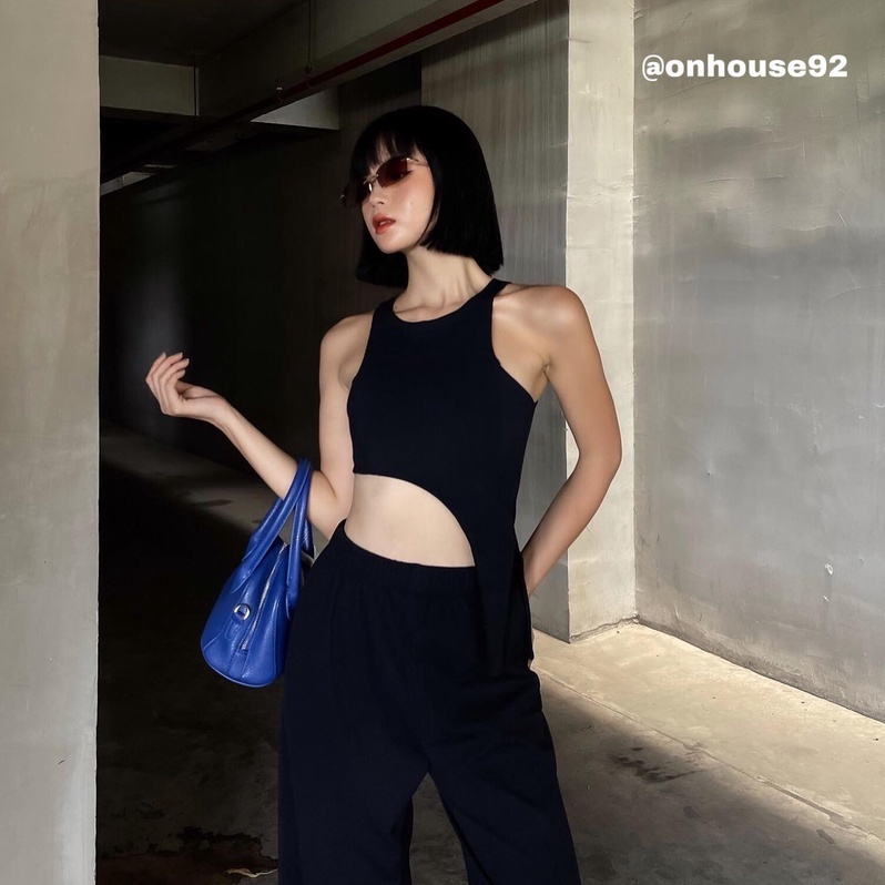 Áo ba lỗ nữ, áo croptop ba lỗ nữ 2 tà cut out phom ôm hở eo sexy đen trắng tập gym yoga đi chơi hàn quốc Wikishop C1058
