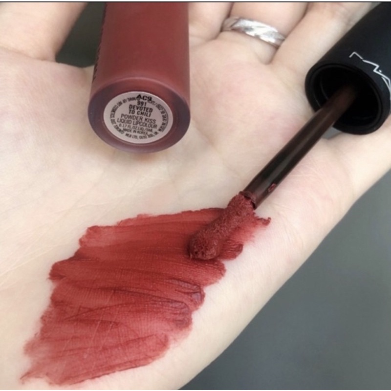 Son MAC Powder Kiss Liquid
