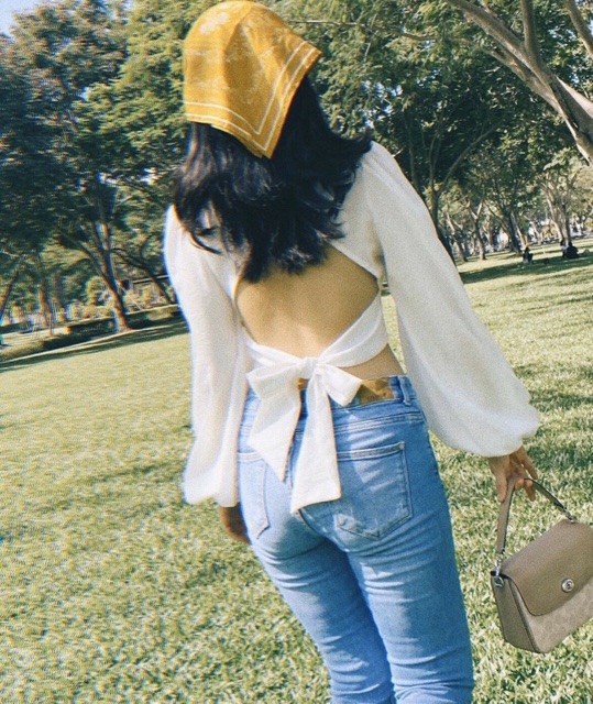 Áo croptop trắng cúp ngực nơ lưng | BigBuy360 - bigbuy360.vn