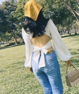 Áo croptop trắng cúp ngực nơ lưng