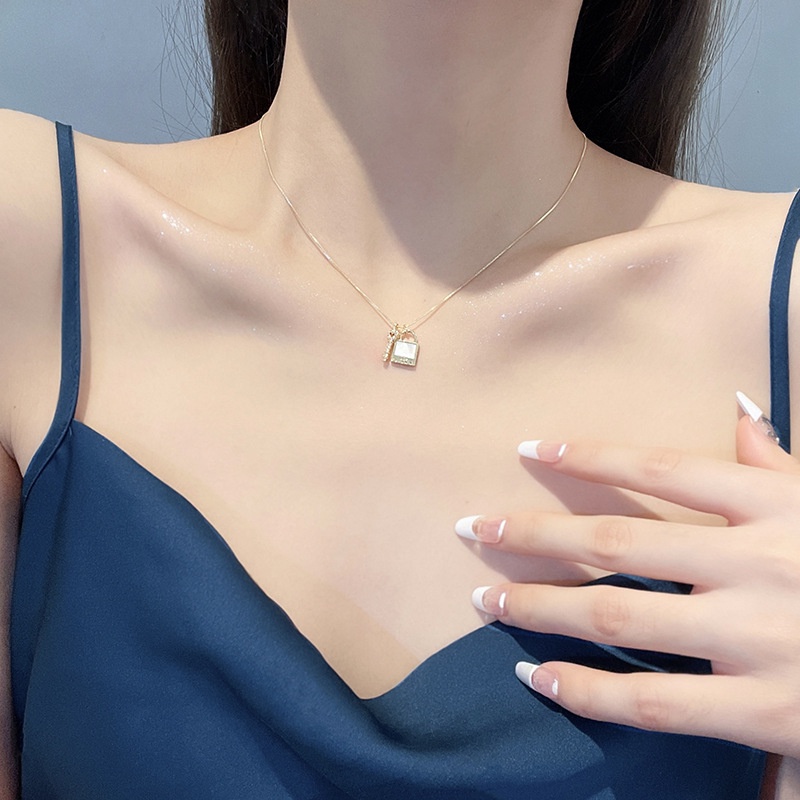 Vòng cổ Mặt Chìa Khóa 520 Chìa Khóa Đính Đá acrylic Đơn Giản Cá Tính Màu Đỏ Cá Tính Phong Cách Hàn Quốc Cho Nữ