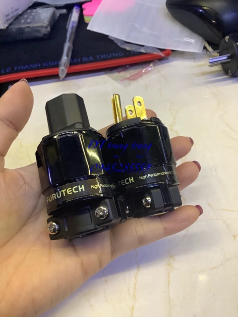 Jack nguồn audio FURUTECH ảnh thật