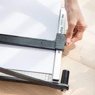 Bàn cắt giấy A4/A3 (sắt) Deli - 8014/8012