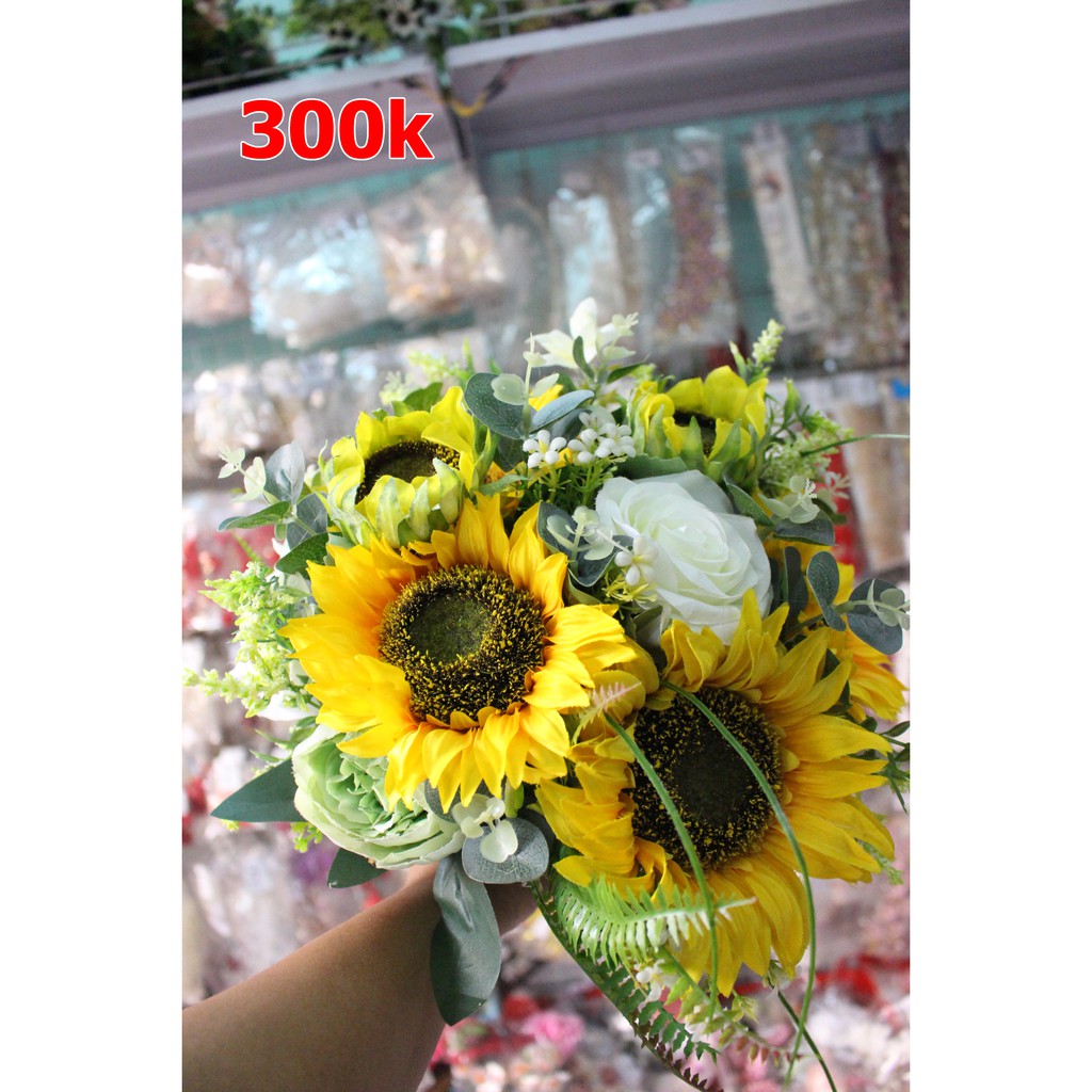 Hoa cầm tay cô dâu hướng dương