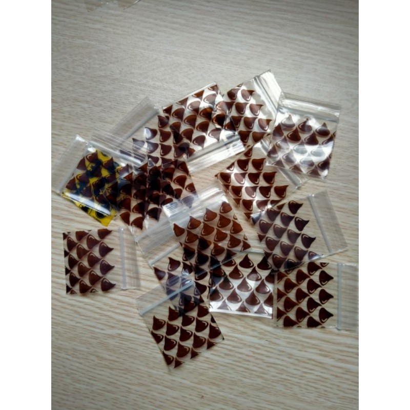 100 cái túi zip kt 3x4cm hình họa tiết loại mỏng, mềm, mượt