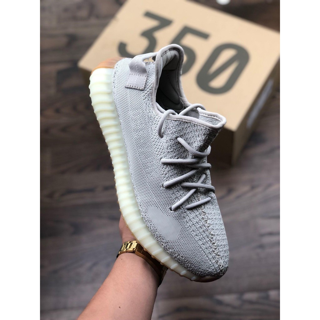 Giày thể thao Yeezy 350v2