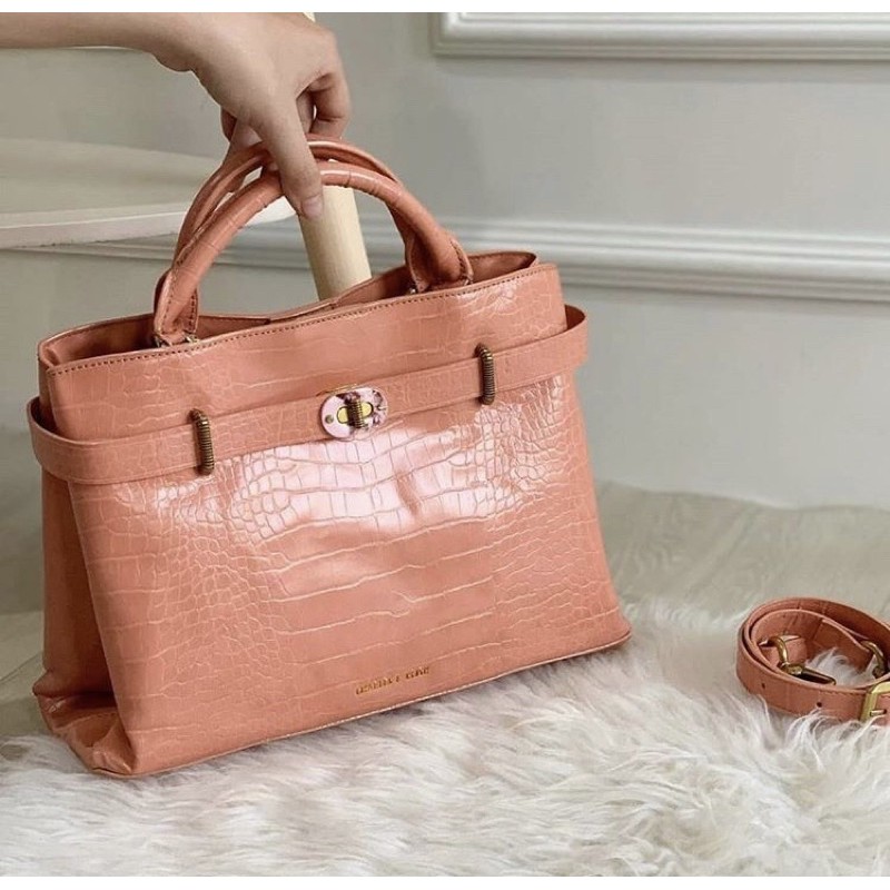 Túi Tote Charles And Keith Cỡ Lớn Có Khóa Xoay Tiện Dụng Cho Nữ