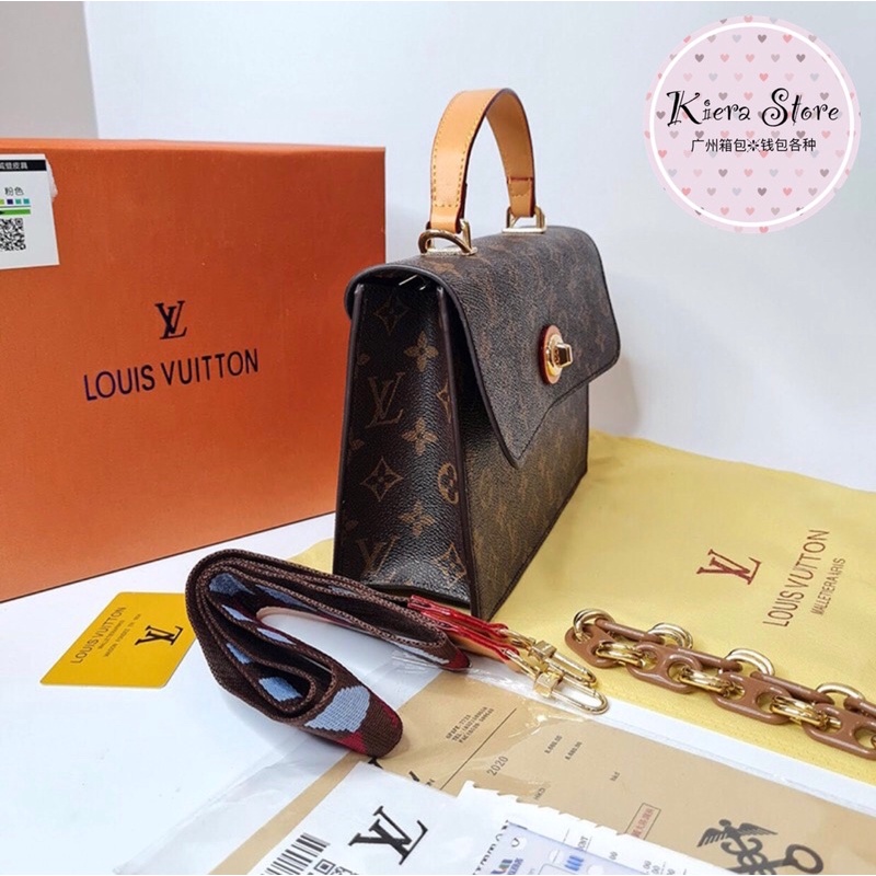 Túi xách đeo chéo lệ vy