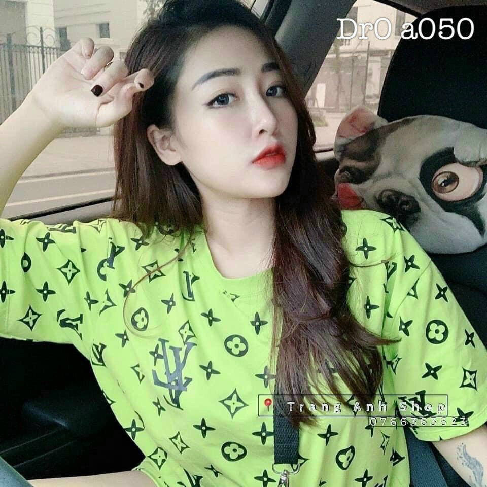 Áo thun form rộng màu xanh neon in chữ hiệu sang chảnh hothit