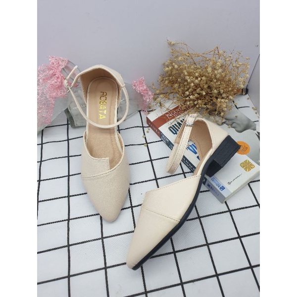 Giày bít mũi cao gót 3 phân hai màu đen kem