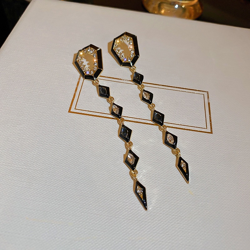 Bông Tai Hình Kim Cương Phối Tua Rua Phong Cách Âu Mỹ Cổ Điển Thời Trang