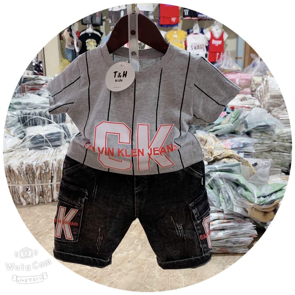 [Ảnh thật] Set bộ chữ C.K kẻ sọc bé trai - size 8-18kg - Set quần bò kèm áo thun - Shubishop.vn