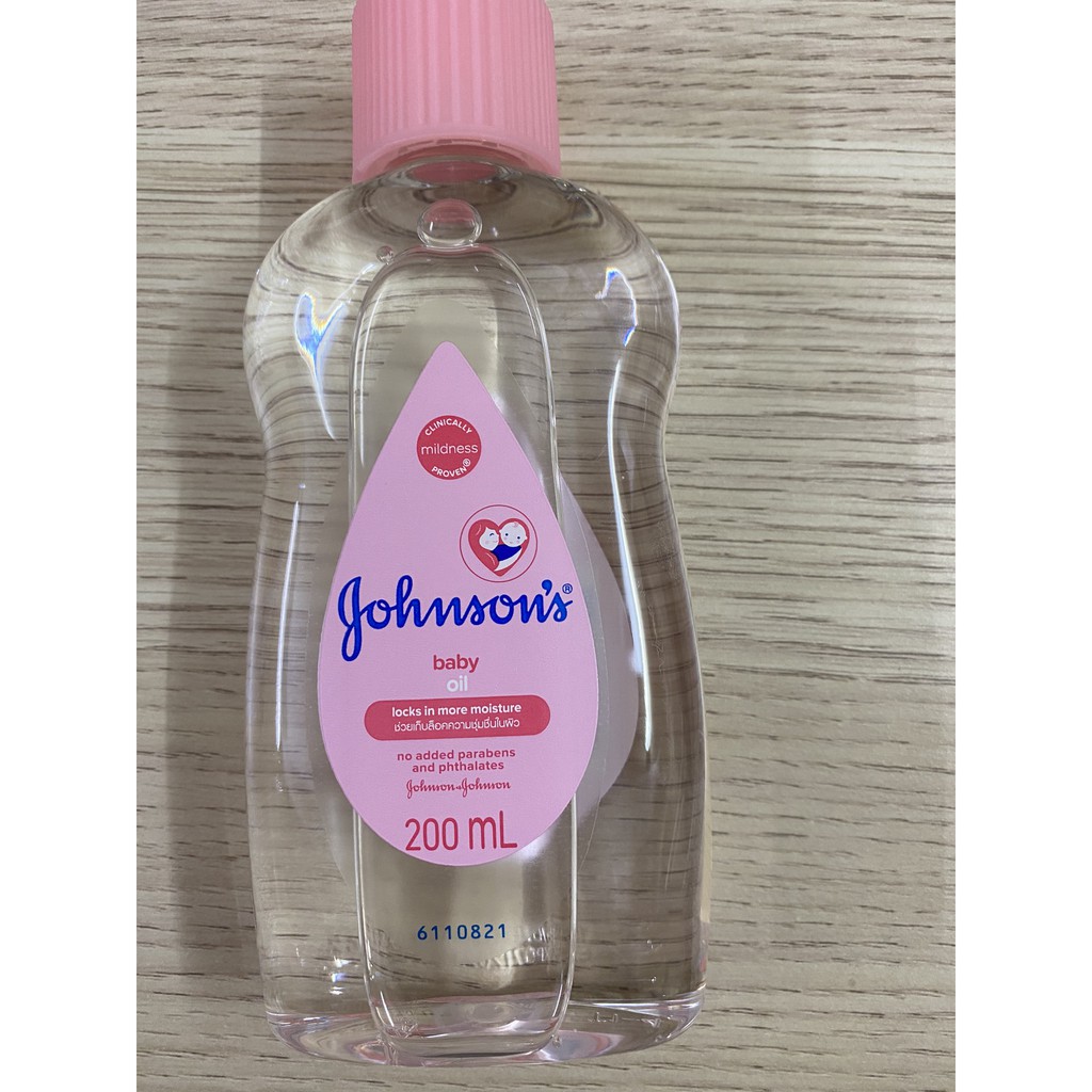 Dầu masage và dưỡng ẩm Johnson Baby Oil 50ml và 200ml