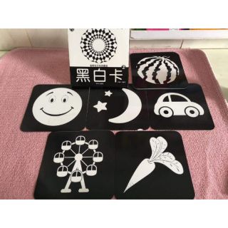 THẺ KÍCH THÍCH THỊ GIÁC ĐEN TRẮNG CHO TRẺ SƠ SINH