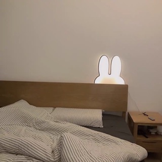 Đèn ngủ tai thỏ để đầu giường