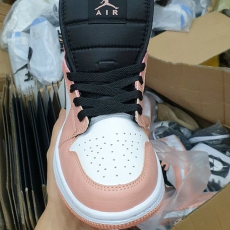 Giày Air Jordan 1 Mid Hồng Pink Quartz, giày thể thao jordan hồng đen cao cổ nữ hàng cao cấp size 36-39 | BigBuy360 - bigbuy360.vn