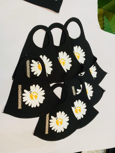 [Ảnh thật Có Clip] - Set 5 Khẩu trang vải in Hoa cúc Peaceminusone thời trang cá tính! | BigBuy360 - bigbuy360.vn