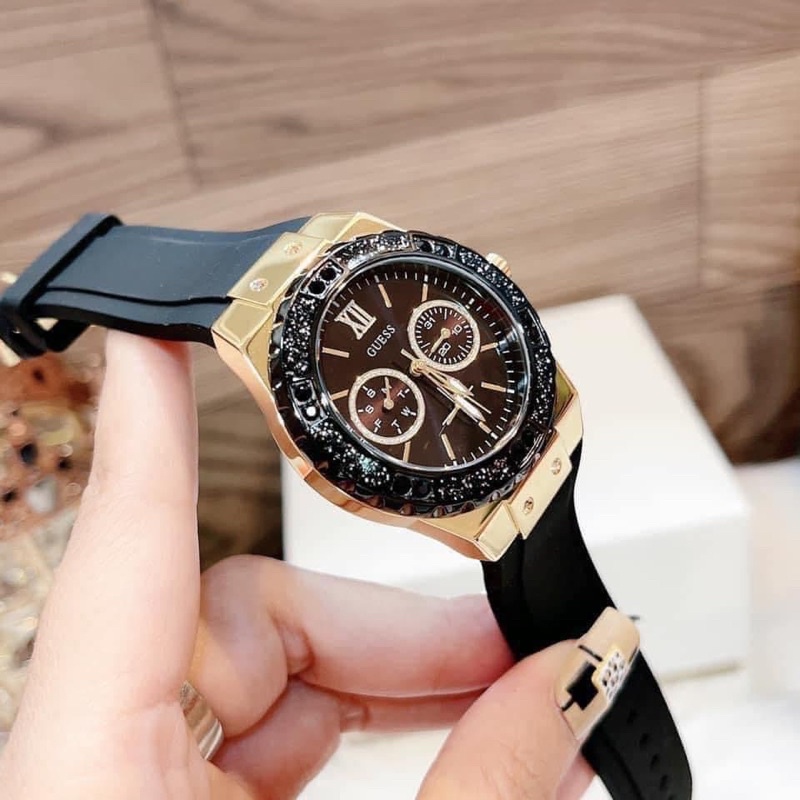 Đồng hồ Nữ Guess đen tuyền