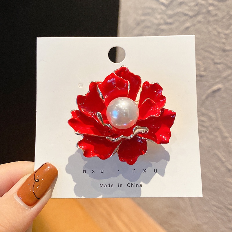 Trâm cài áo đính đá sang trọng