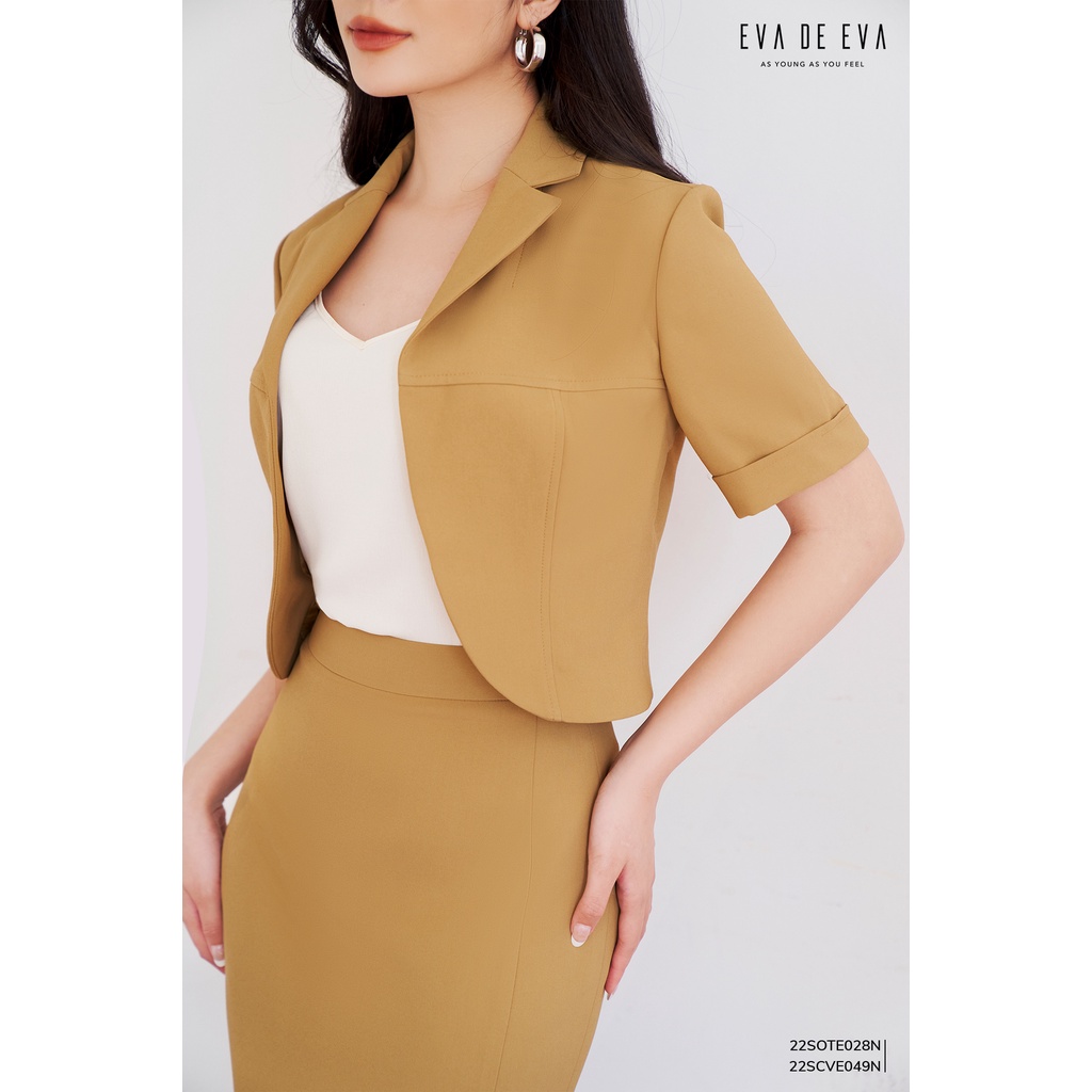 Áo blazer nữ tay ngắn dáng croptop Eva de Eva 22SOTE028N