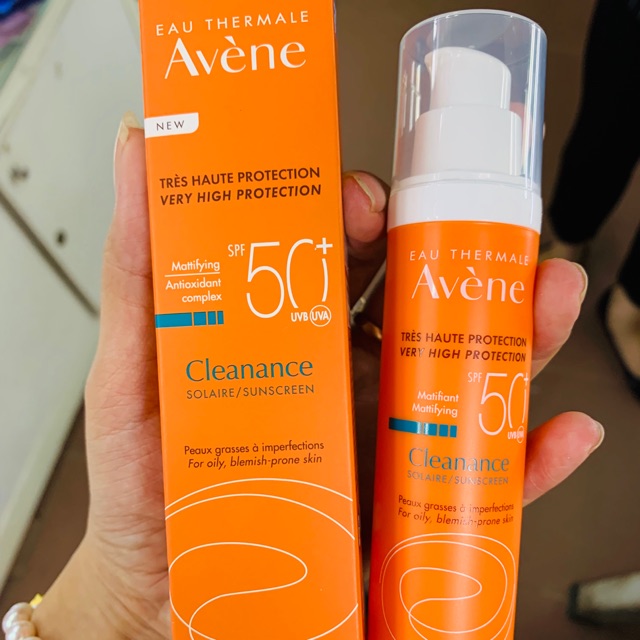 Kem chống nắng Avene Cleanance Solaire SPF 50+