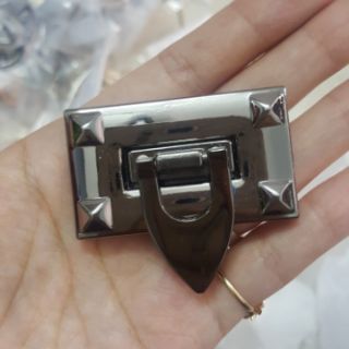 Khóa gập đen