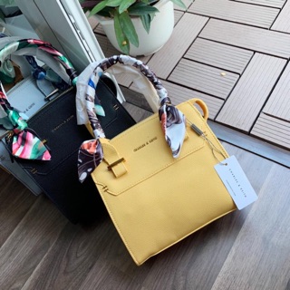 Túi charles keith chuẩn auth