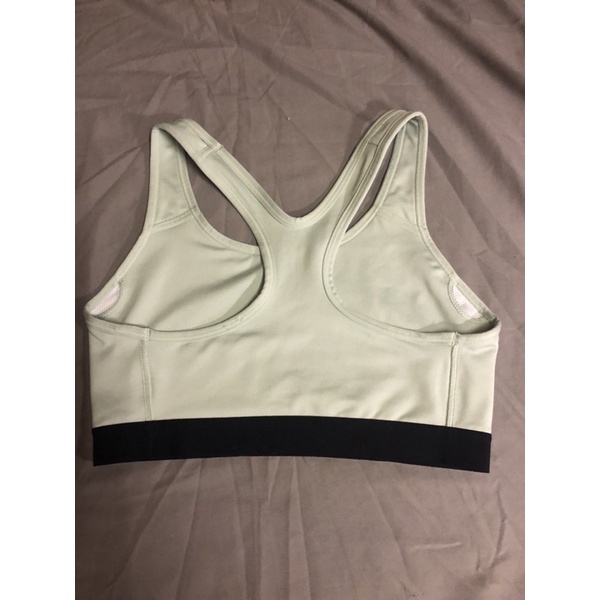 Áo bra thể thao Nike chính hãng đã qua sử dụng size M