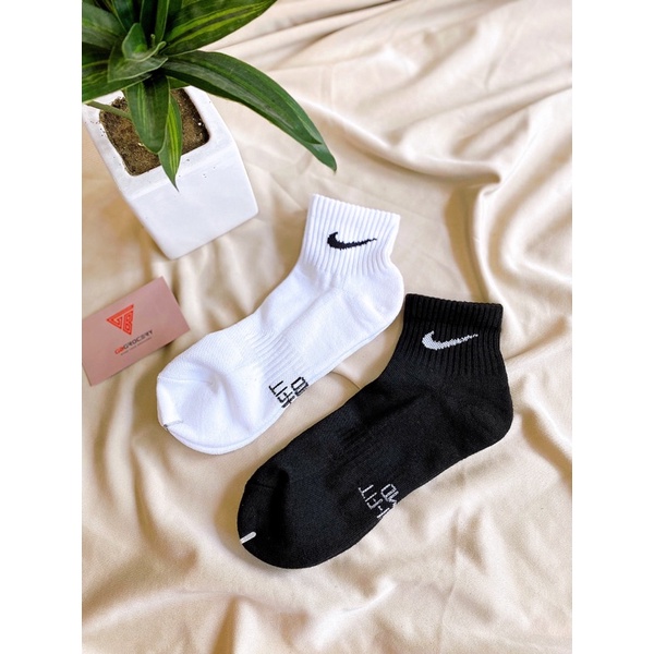 Tất vớ Nike Drifit dày dặn, êm ái, thoáng mát khô ráo - Ảnh thật shop chụp