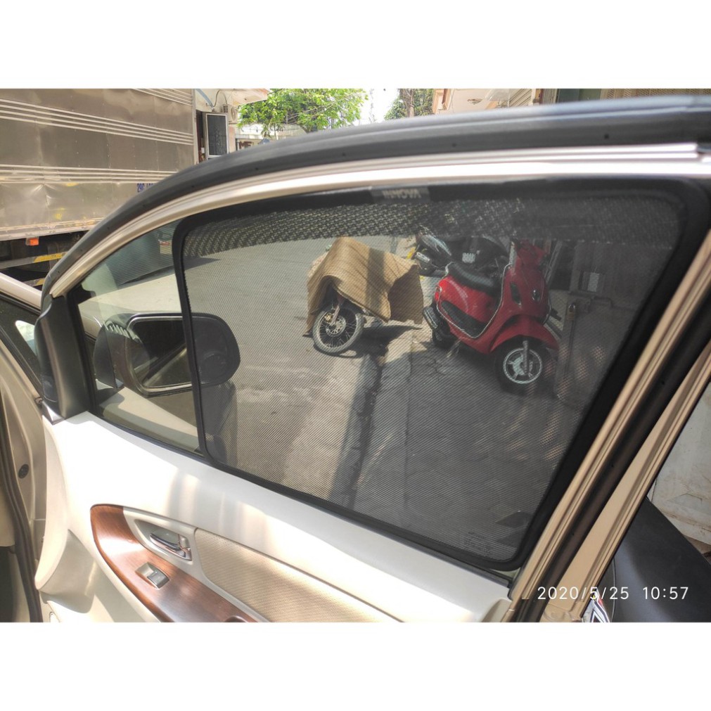 Tấm chắn nắng Suzuki Ertiga, chắn nắng theo xe hút nam châm Ertiga kèm chân gài