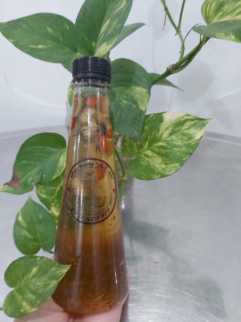 Chai nhựa tam giác 300ml kèm nắp