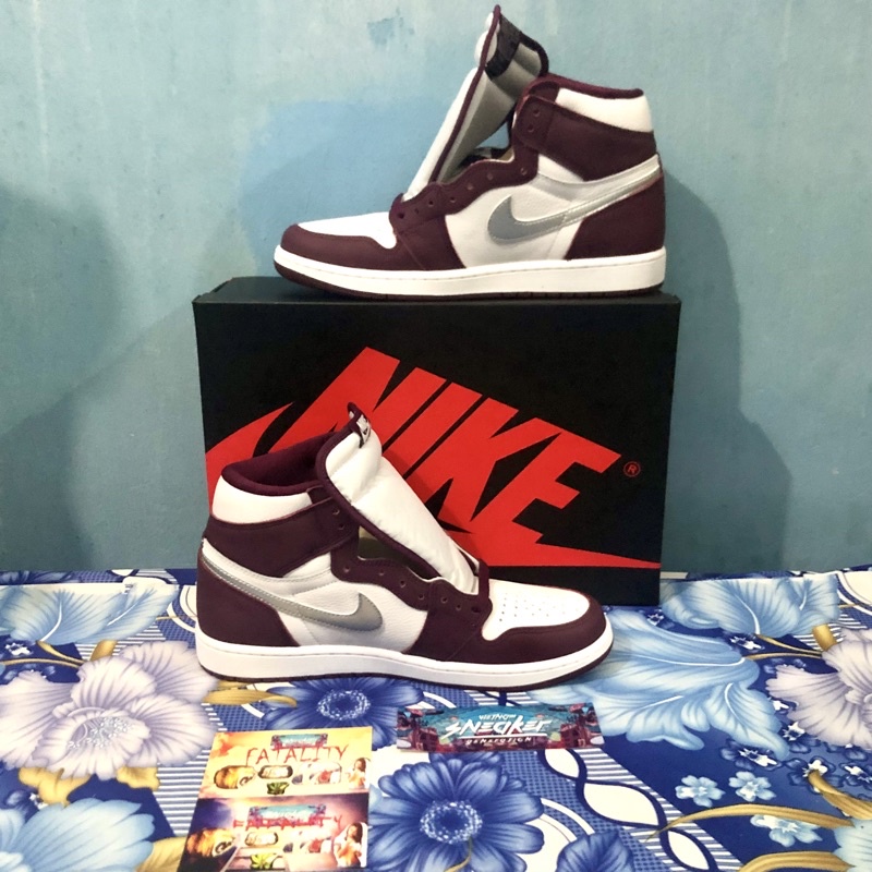 'Giày Cổ Cao' Nike Air Jordan 1 Retro High OG Bordeaux