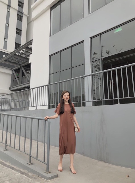 Váy xuông zúm sau lưng