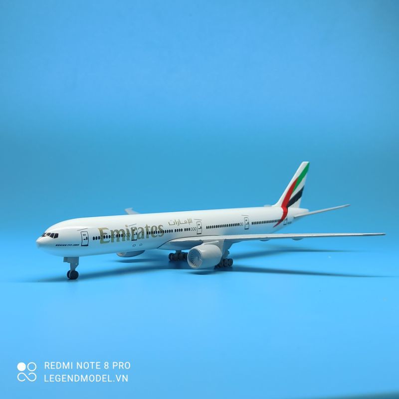 Mô hình máy bay Fly Emirates 20cm