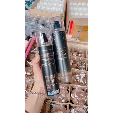 Xịt thơm into the night bath and body works chai 236ml cực thơm