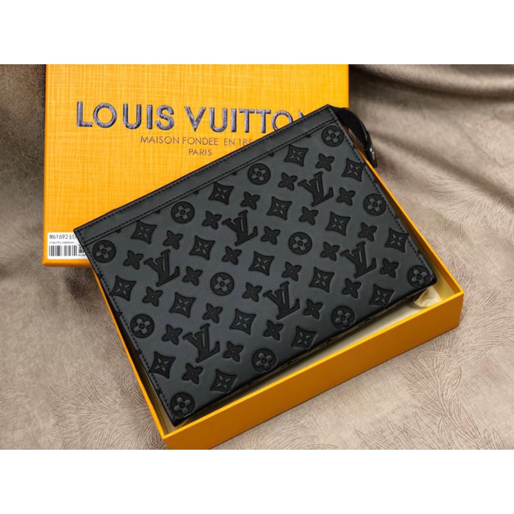 Ví cầm tay Louis vuitton M61692