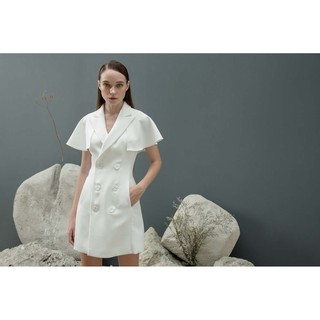 COCOSIN - Đầm Vest Trắng Đính Nút