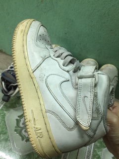 Giày sneakers