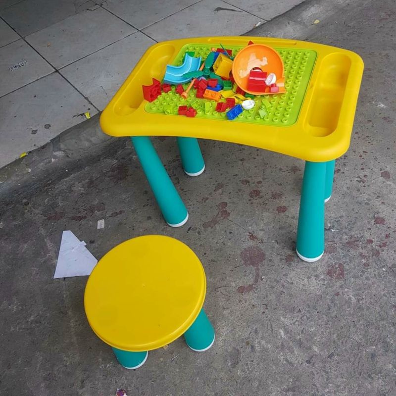 Bộ bàn ghế kèm Lego cho bé