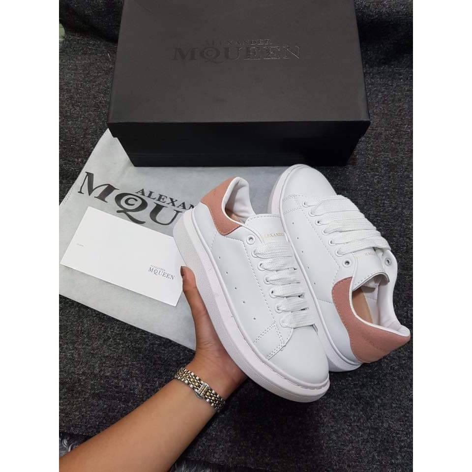 McQ hồng