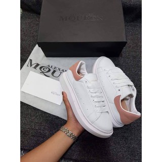 McQ hồng