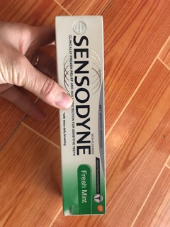 Kem đánh răng Sénodyne thái lan