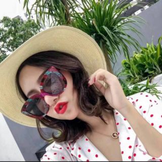 Kính mát mắt mèo xếch tròn
