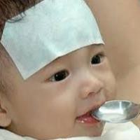 Miếng dán hạ sốt Muhi nhậtCHÍNH HÃNG  Hiệu quả làm lạnh và mát dịu liên tục trong 8 giờ liền