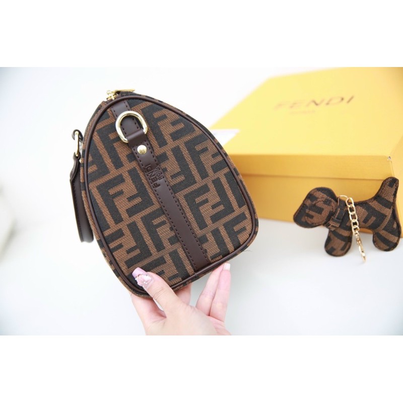 Túi Fendi trống kèm móc size 25 fullbillbox