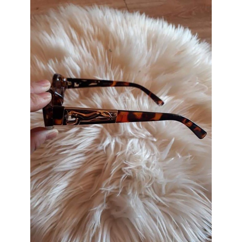 kính hiệu cartier .